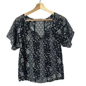American Eagle AEO Black & White Floral Chiffon Short Sleeve Blouse XS